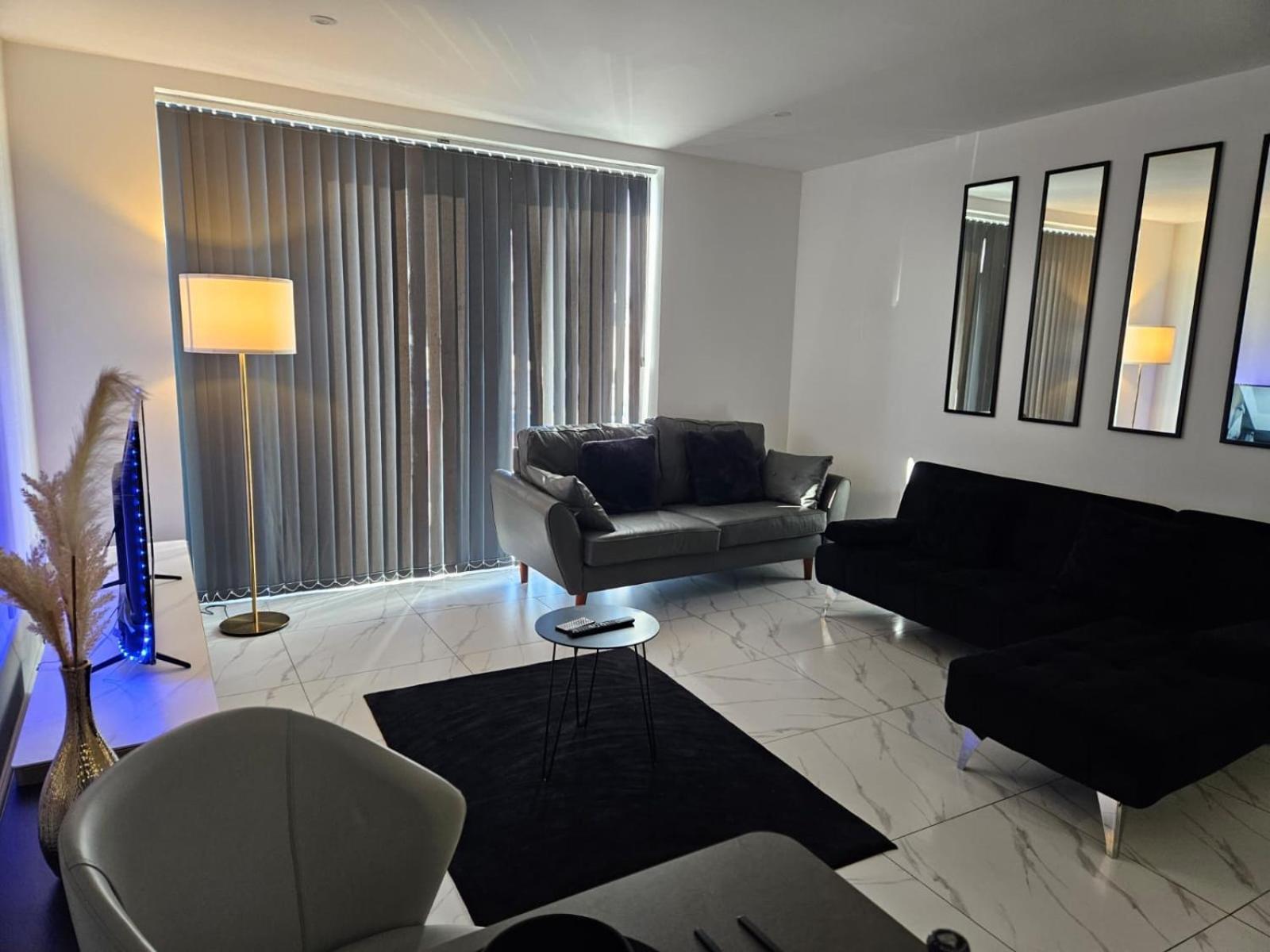 برادفورد Mna Superior Apartments الغرفة الصورة